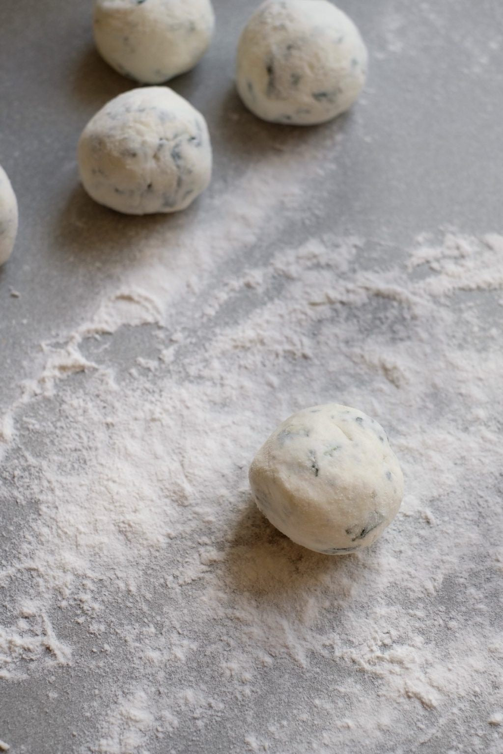 Сырники с моцареллой и шпинатом